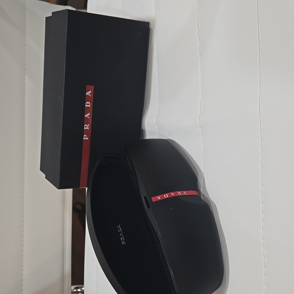 NWT PRADA SUNGLASS CASE